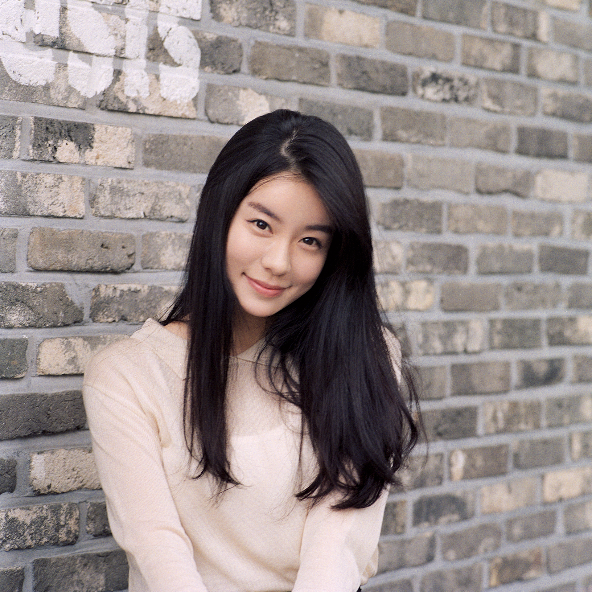 Waist up natural light portrait of Korean model Jinhee Heo